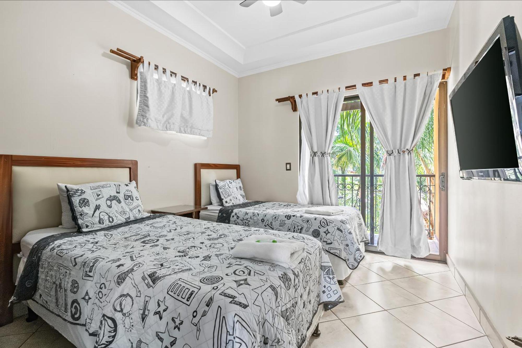 The Oaks Tamarindo Pool Front Condominiums Fast Wifi Extérieur photo